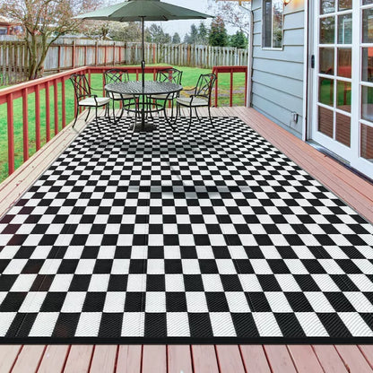 GOTGELIF 9x18 Outdoor Rug Plasti Straw Rug Waterproof Area Rugs Reversible Patio Rug Portable Rug Black and White Outdoor Rug with 4 Ground Nails for RV,Patio,Backyard,Deck,Picnic,Beach